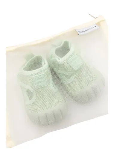 Sea shoes